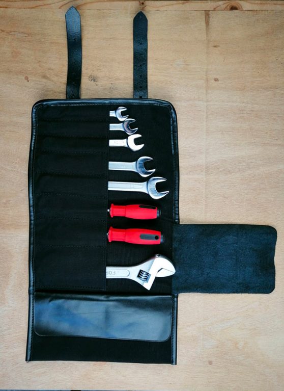 Trousse-outils-cuir