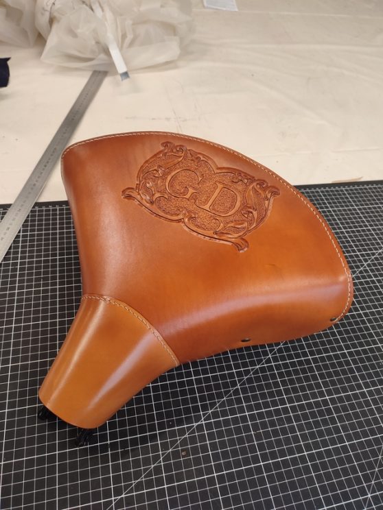 Dollar 350 selle cuir avec repoussage - West Gentlemen - Sellerie - Tapisserie